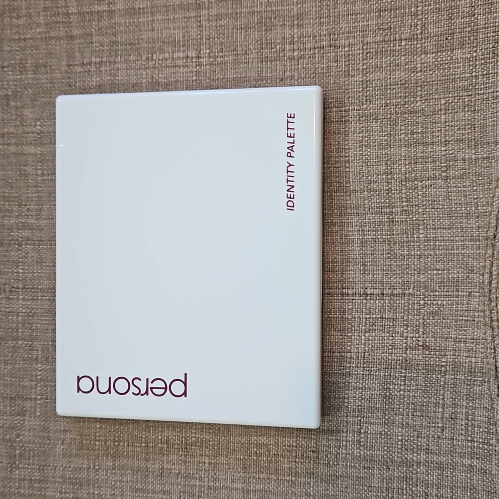 Eyeshadow palette (gently used)